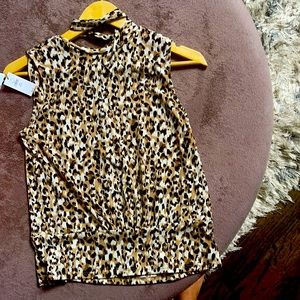 Banana Republic leopard v neck with next tie